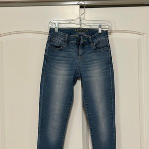 Raw hem skinny jeans
